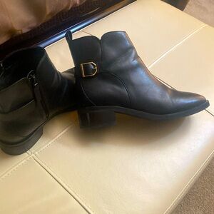 Cole Haan bl leather side zip booties with gold buckle on strap accent, Sz 9B